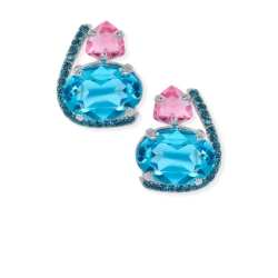 Pendientes de plata rodiada con piedras en aguamarina y zafiro Swarovski®, de Maximo Betro.