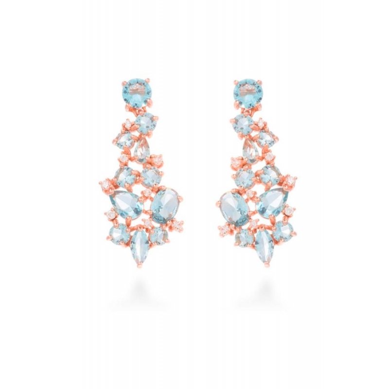 Pendientes largos de plata rosada con piedras celestes, "Alake" de Luxenter.