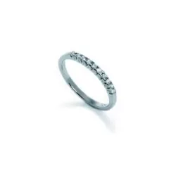 Anillo de plata y circonitas "Semanario" de Luxenter.