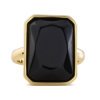 Anillo dorado en oro amarillo con piedra negra, "Zagli" de Luxenter, ref SGM2023633.