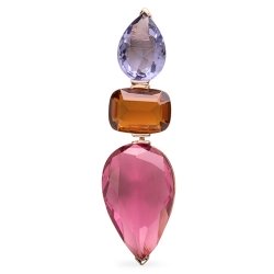 Detalle de uno sólo de los pendientes largos chapados en oro rosé de Luxenter ref. EXA055R920.