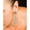 Pendientes largos de plata para novia con Swarovski, de Antara.