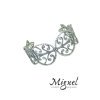 Brazalete de plata envejecida con piedras, de Antara.