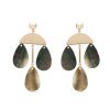 Pendientes largos dorados con nácar negro, Mimed de Luxenter.