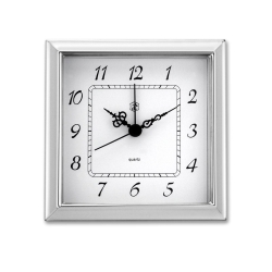 Reloj de mesa cuadrado en plata de Isabel Cabanillas, 9x9 cms., 07/3100.